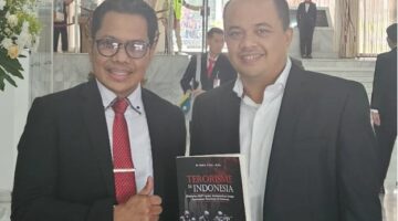 Buku “Terorisme di Indonesia: Efektivitas BNPT dalam Melaksanakan Fungsi Pencegahan Terorisme di Indonesia” Terbit, Anggota Watimpres Maulana Al-Habib Muhammad Luthfi Harap Dijadikan Mata Pelajaran